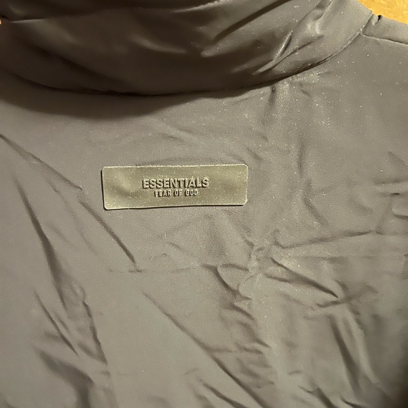 Fear of God Essentials Black crop bomber jacket, lightly padded, NWT L - Picture 8 of 10